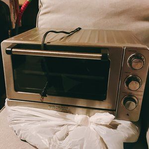 90% NEW CUISINART OVEN, in excellent condition